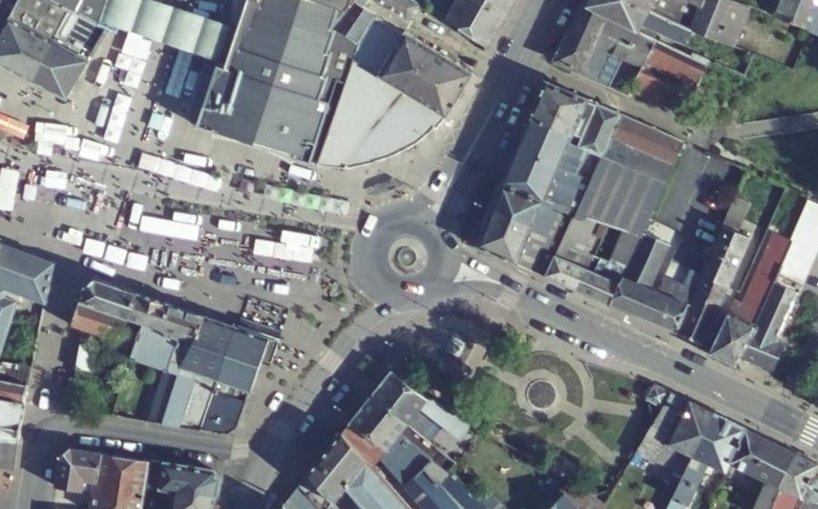 Vue aérienne du Rond-point anonyme n°117125348