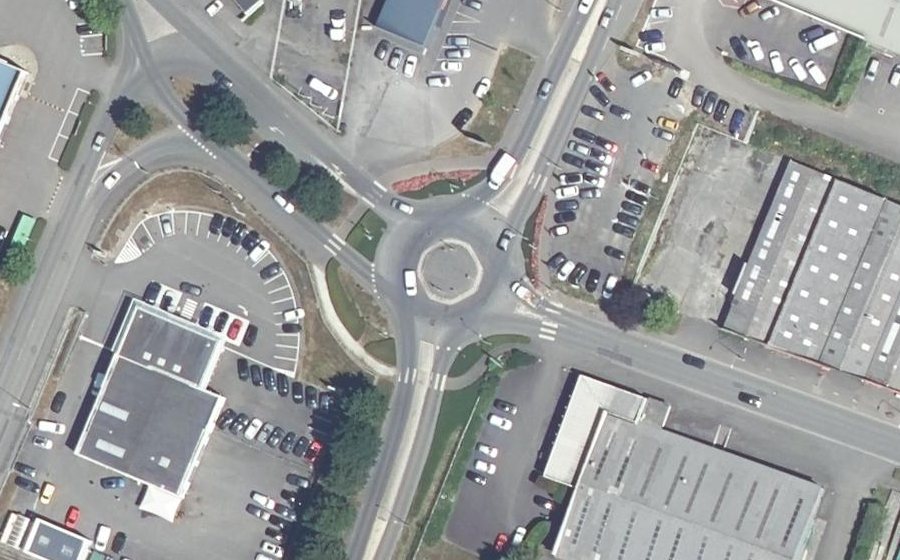 Vue aérienne du Rond-point anonyme n°1171589428
