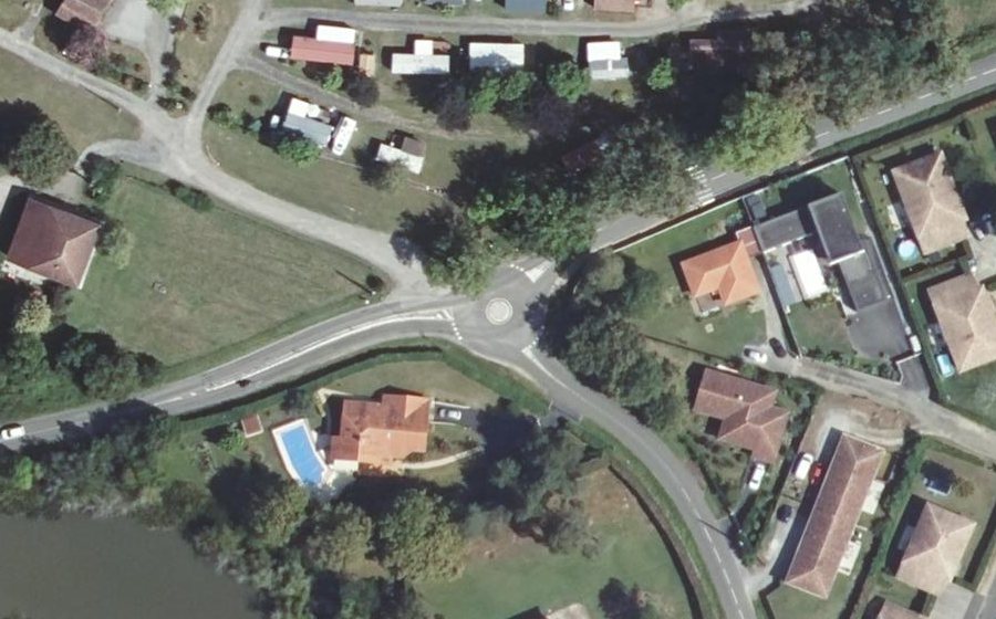 Vue aérienne du Rond-point anonyme n°1171593706