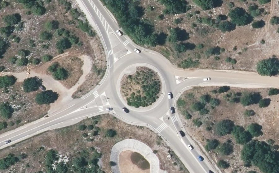 Vue aérienne du Rond-point anonyme n°117162971