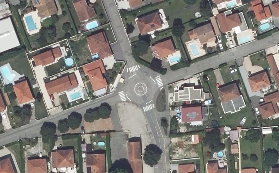 Vue aérienne du Rond-point anonyme n°117166486