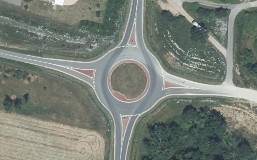 Vue aérienne du Rond-point anonyme n°1171718499