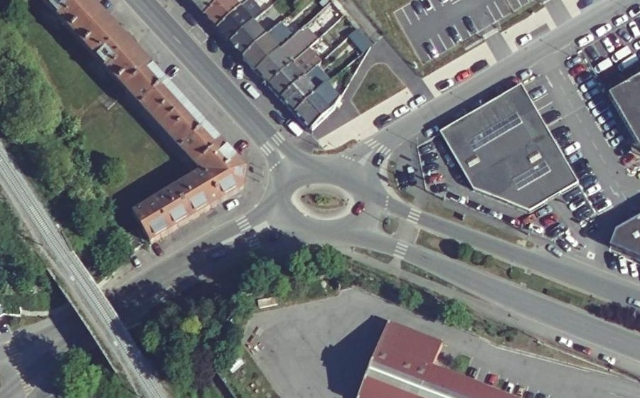 Vue aérienne du Rond-point anonyme n°117178883