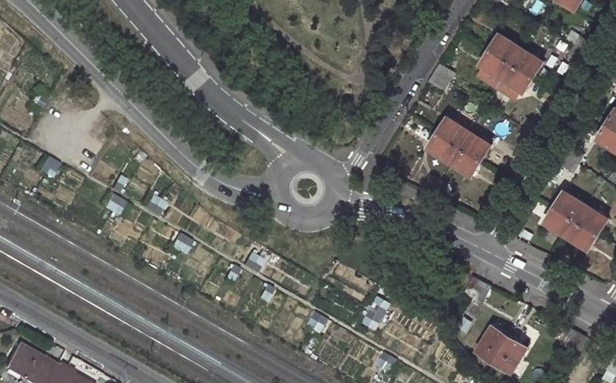 Vue aérienne du Rond-point anonyme n°1171918517