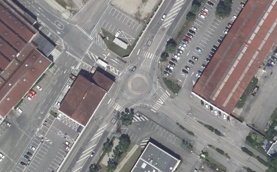 Vue aérienne du Rond-point anonyme n°1171925095