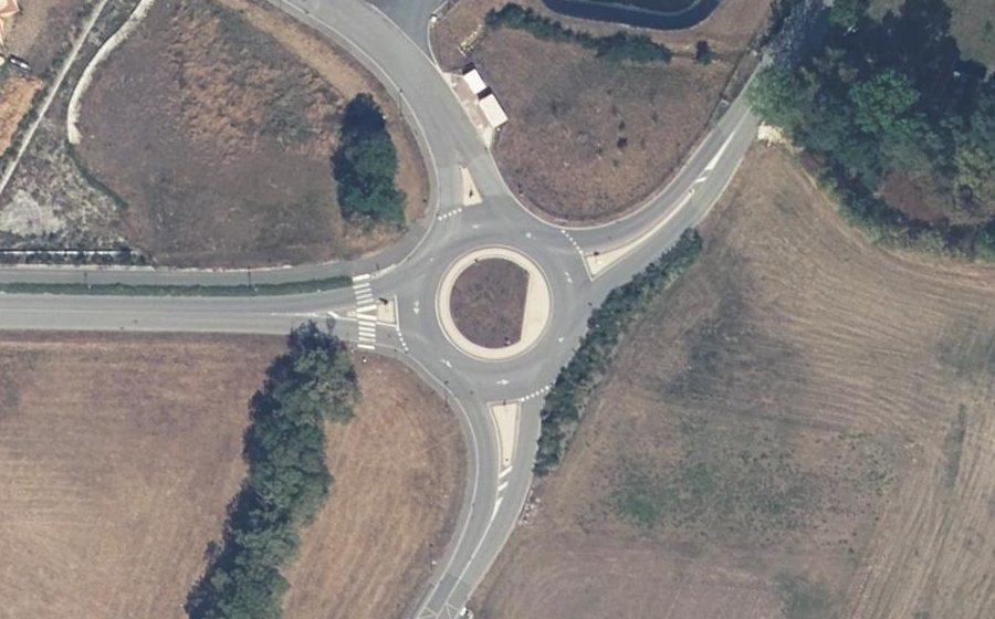 Vue aérienne du Rond-point anonyme n°1172187372