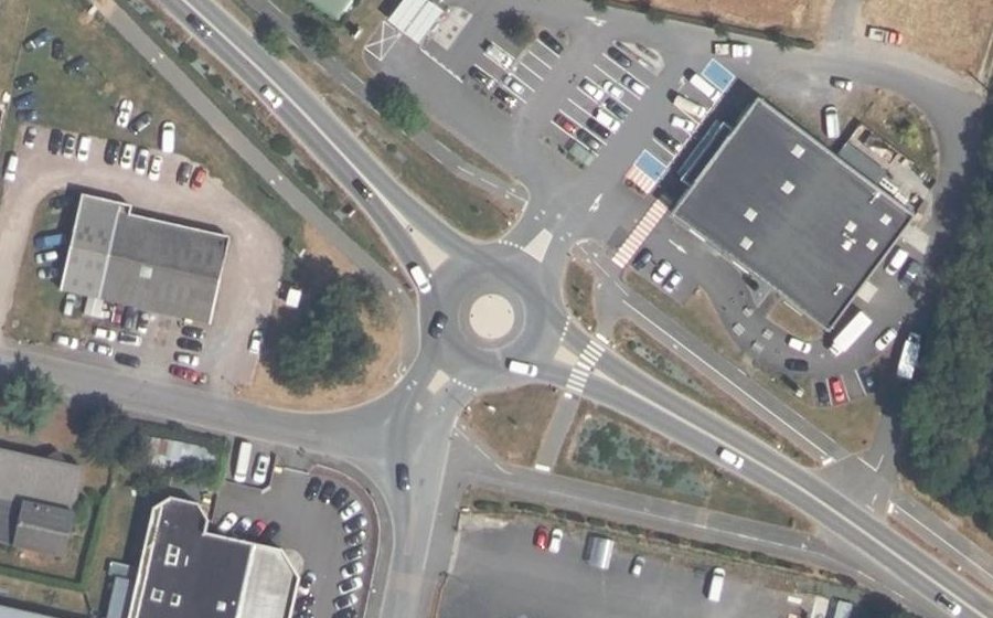 Vue aérienne du Rond-point anonyme n°1172327762