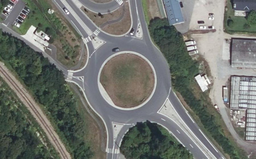Vue aérienne du Rond-point anonyme n°1172396636
