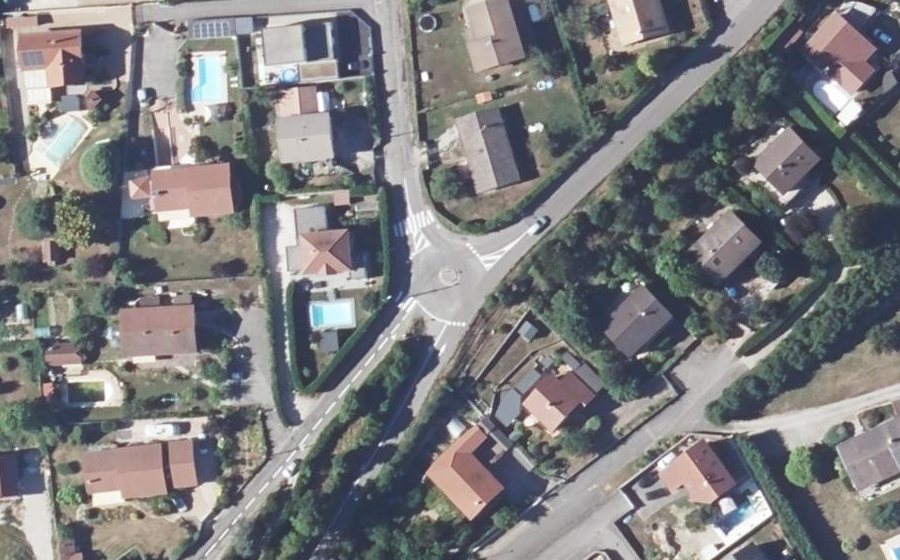 Vue aérienne du Rond-point anonyme n°1172707751