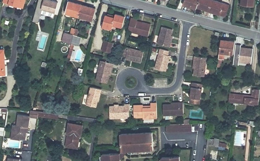 Vue aérienne du Rond-point anonyme n°117277600