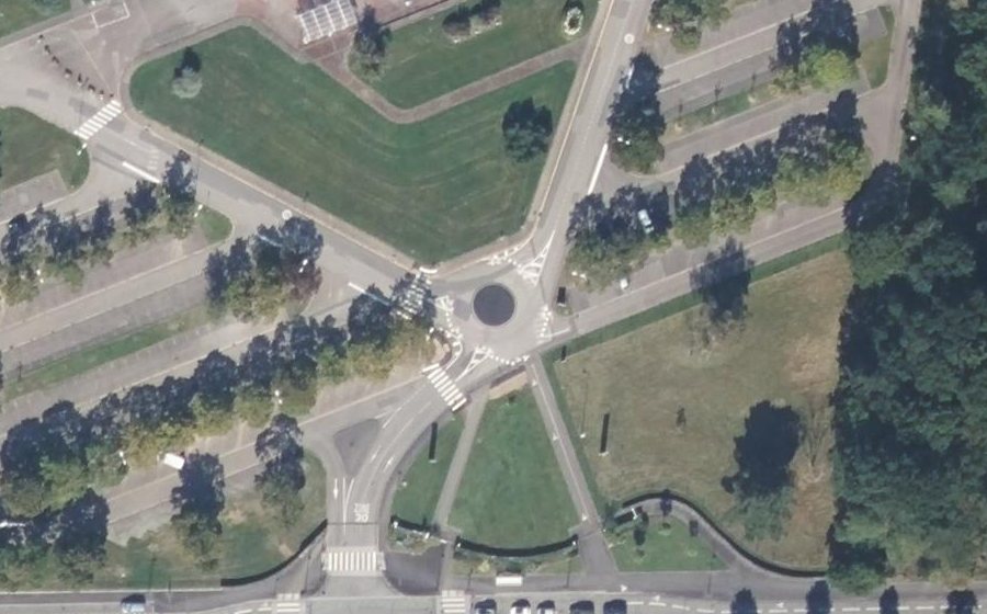 Vue aérienne du Rond-point anonyme n°1173049987