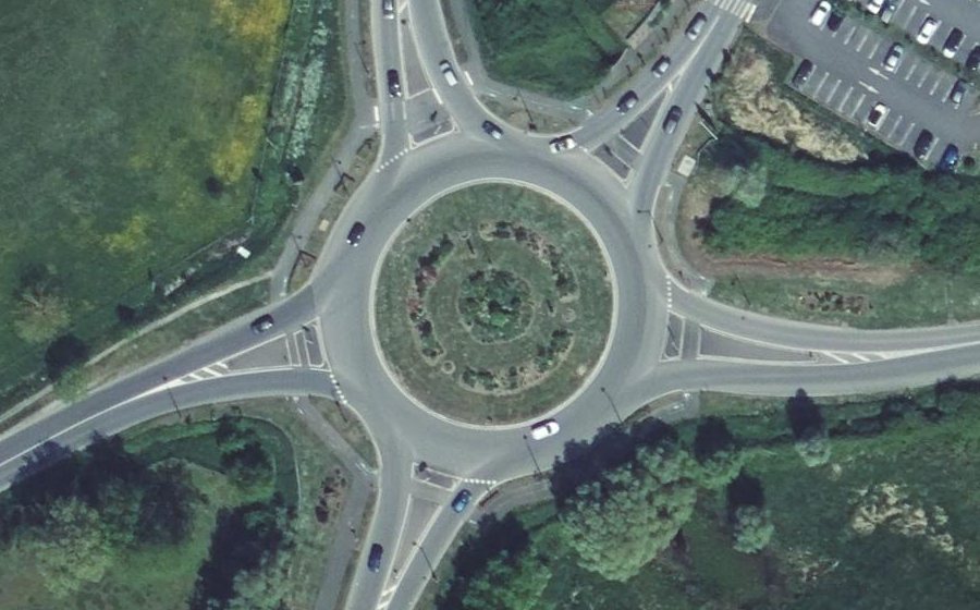 Vue aérienne du Rond-point anonyme n°1173226394