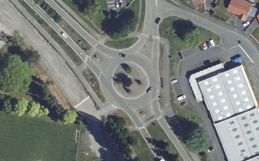 Vue aérienne du Rond-point anonyme n°117331497