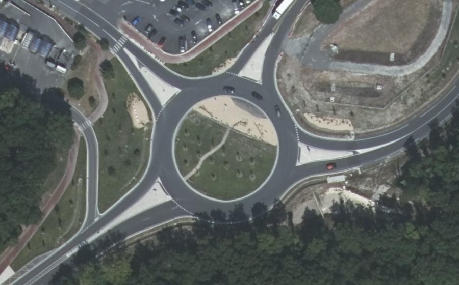 Vue aérienne du Rond-point anonyme n°1173366308