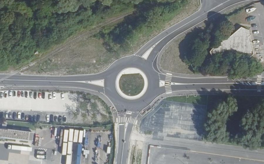 Vue aérienne du Rond-point anonyme n°1173399338
