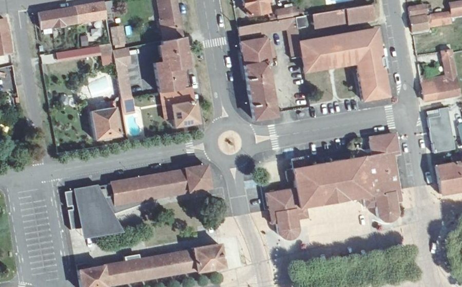 Vue aérienne du Rond-point anonyme n°117350034