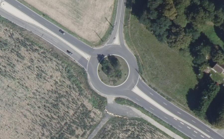 Vue aérienne du Rond-point anonyme n°1173604648