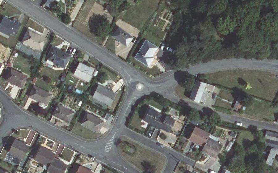 Vue aérienne du Rond-point anonyme n°117363689