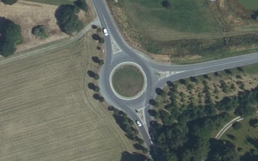 Vue aérienne du Rond-point anonyme n°1173983503