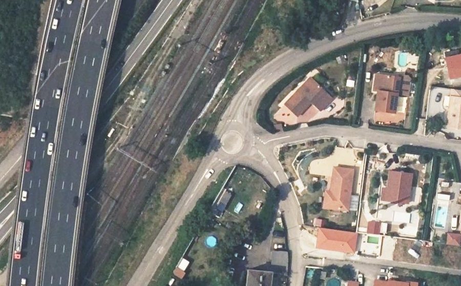 Vue aérienne du Rond-point anonyme n°117402840
