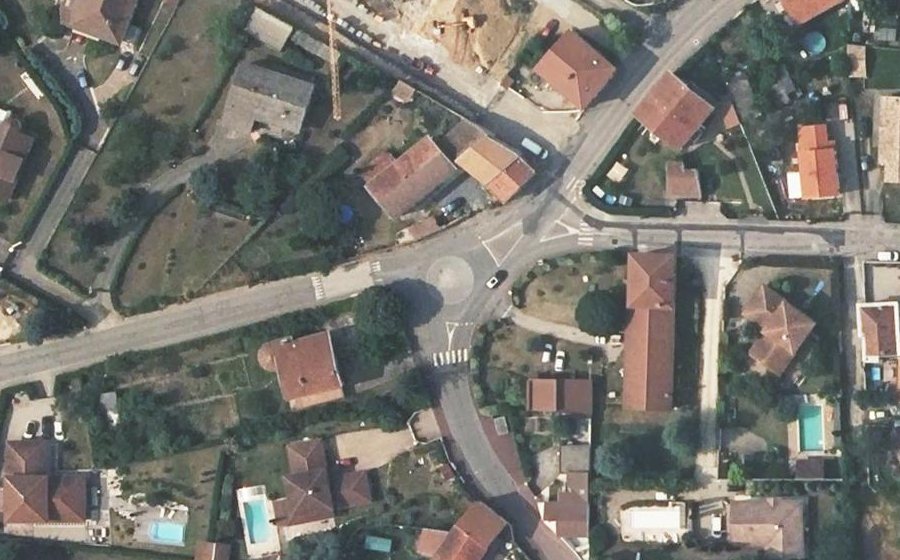 Vue aérienne du Rond-point anonyme n°117405597