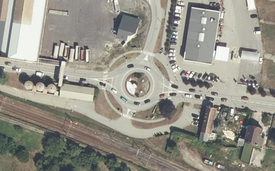 Vue aérienne du Rond-point anonyme n°117422185