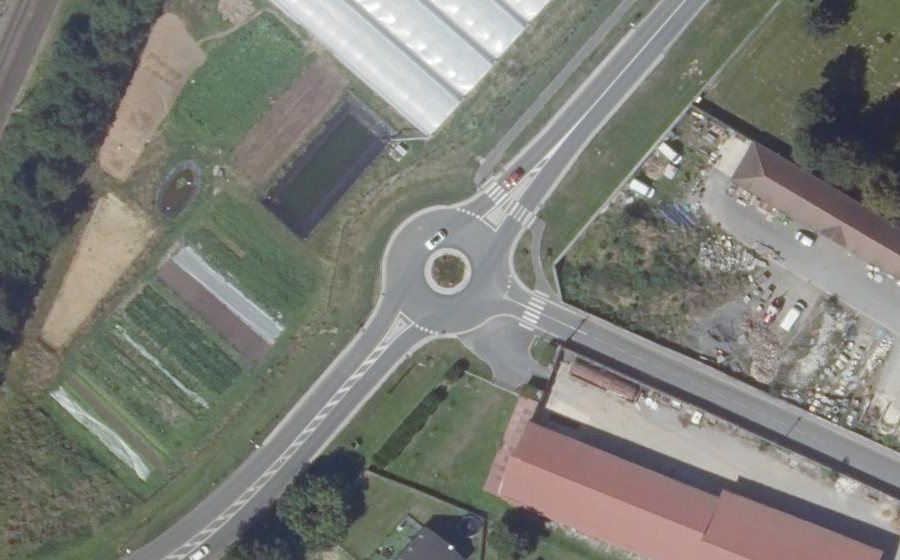 Vue aérienne du Rond-point anonyme n°1174257228