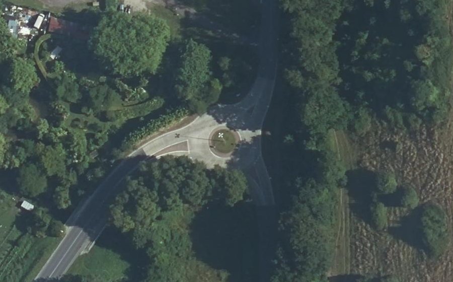 Vue aérienne du Rond-point anonyme n°1174273986