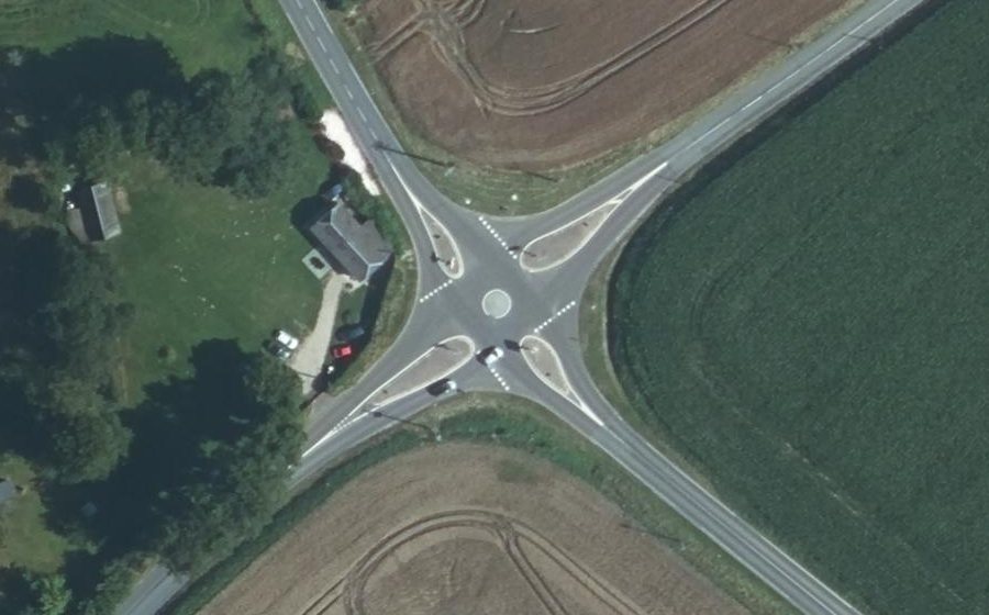 Vue aérienne du Rond-point anonyme n°1174274410