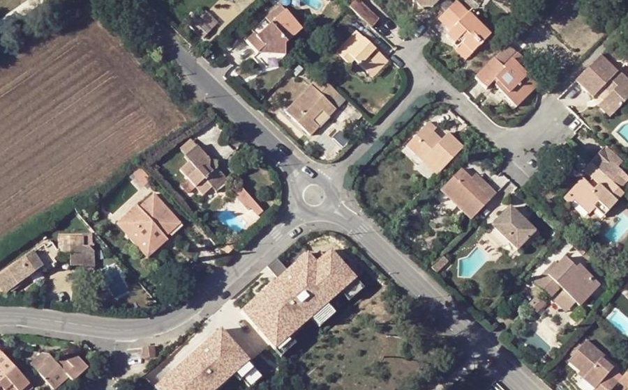 Vue aérienne du Rond-point anonyme n°1174277275