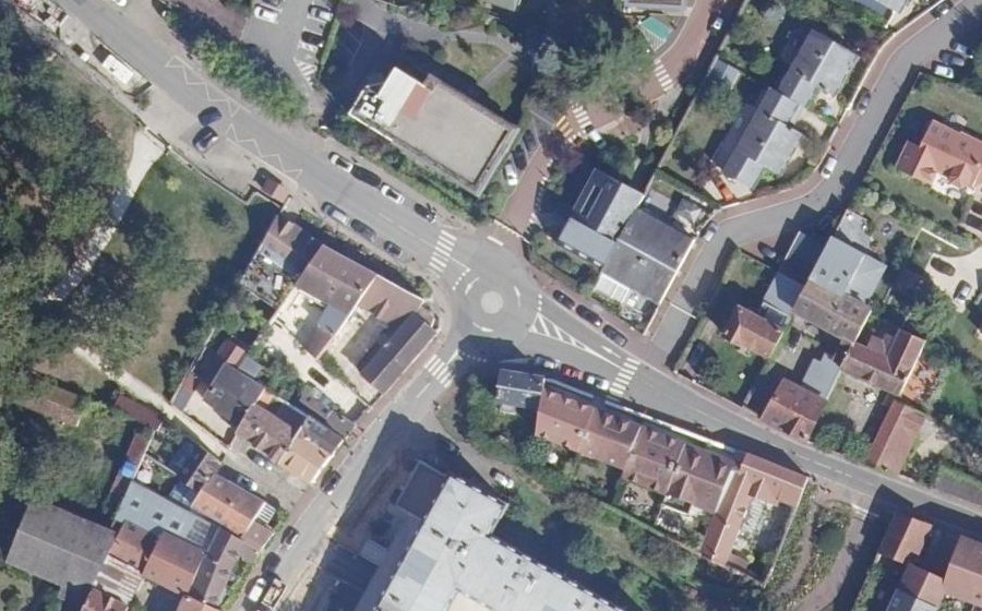 Vue aérienne du Rond-point anonyme n°1174405362