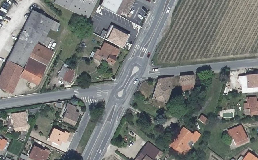 Vue aérienne du Rond-point anonyme n°1174503655