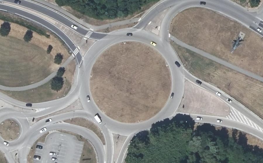 Vue aérienne du Rond-point anonyme n°117519505