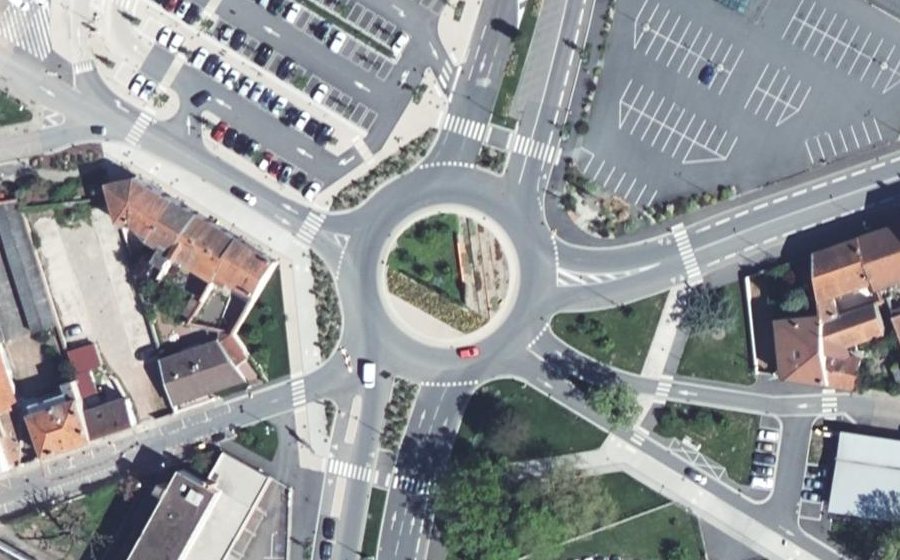 Vue aérienne du Rond-point anonyme n°1175243962