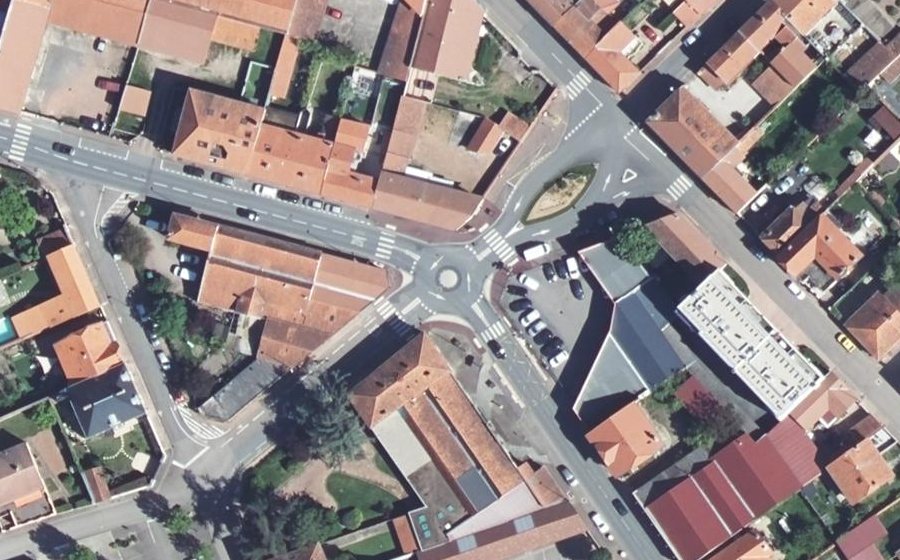 Vue aérienne du Rond-point anonyme n°1175245099