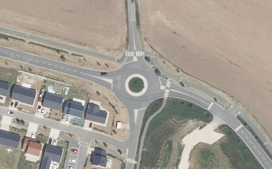 Vue aérienne du Rond-point anonyme n°1175328922