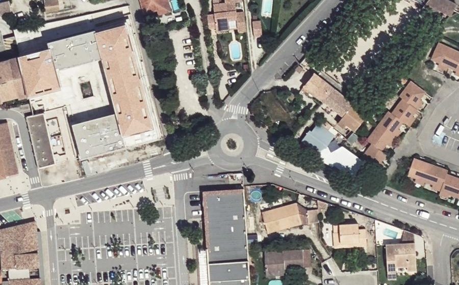 Vue aérienne du Rond-point anonyme n°1175413557