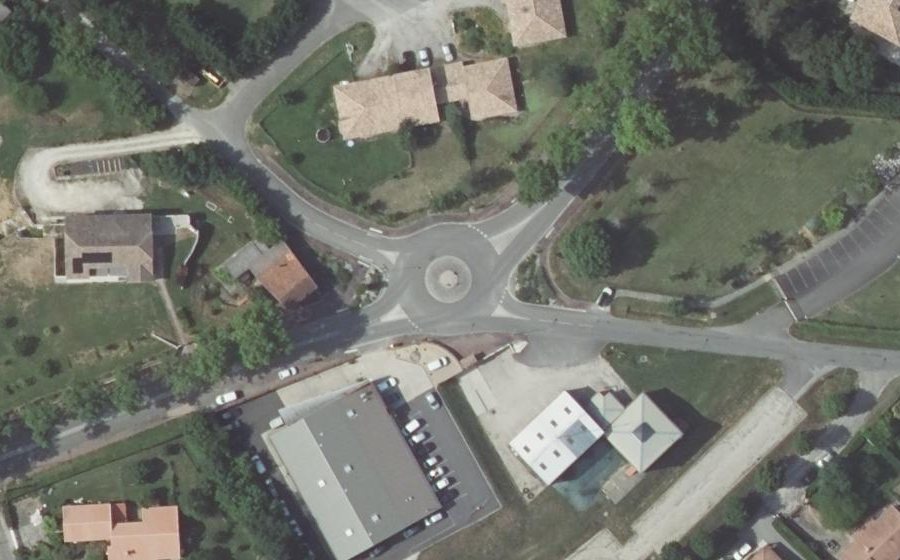 Vue aérienne du Rond-point anonyme n°1175627045
