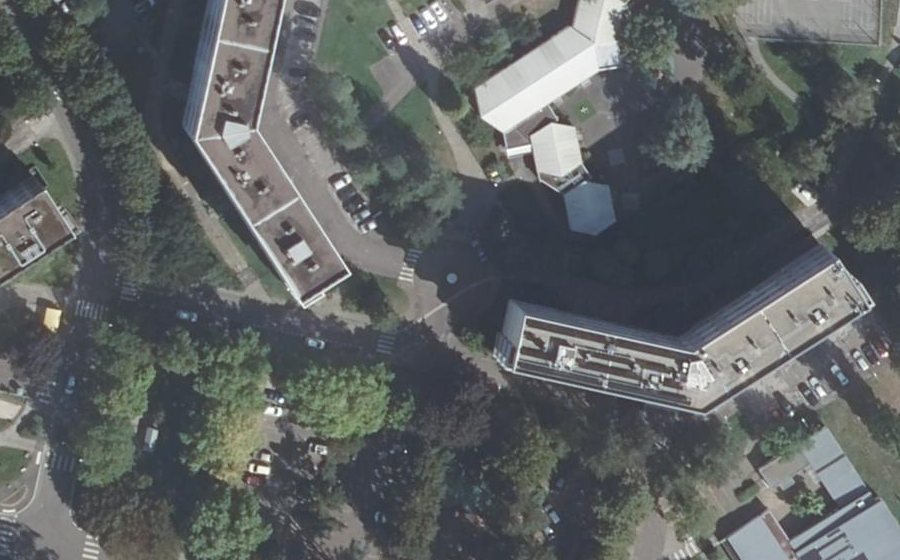 Vue aérienne du Rond-point anonyme n°117572105