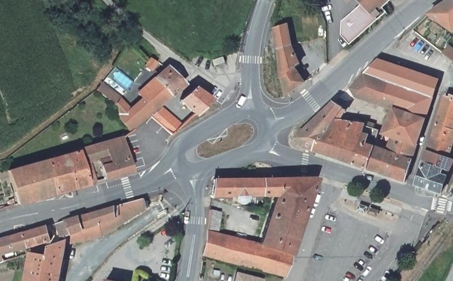 Vue aérienne du Rond-point anonyme n°1175834050