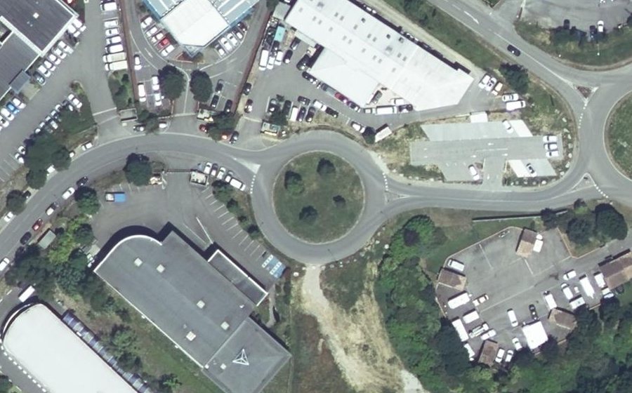 Vue aérienne du Rond-point anonyme n°117586645