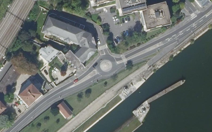 Vue aérienne du Rond-point anonyme n°1175890167