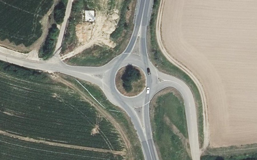 Vue aérienne du Rond-point anonyme n°117593385