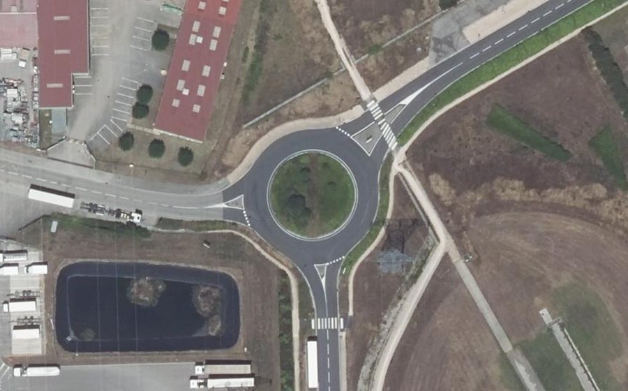Vue aérienne du Rond-point anonyme n°117593986