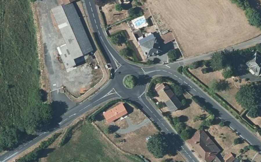 Vue aérienne du Rond-point anonyme n°117615612