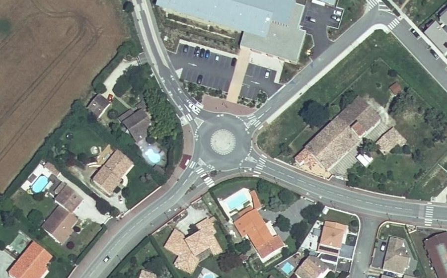 Vue aérienne du Rond-point anonyme n°1177056374