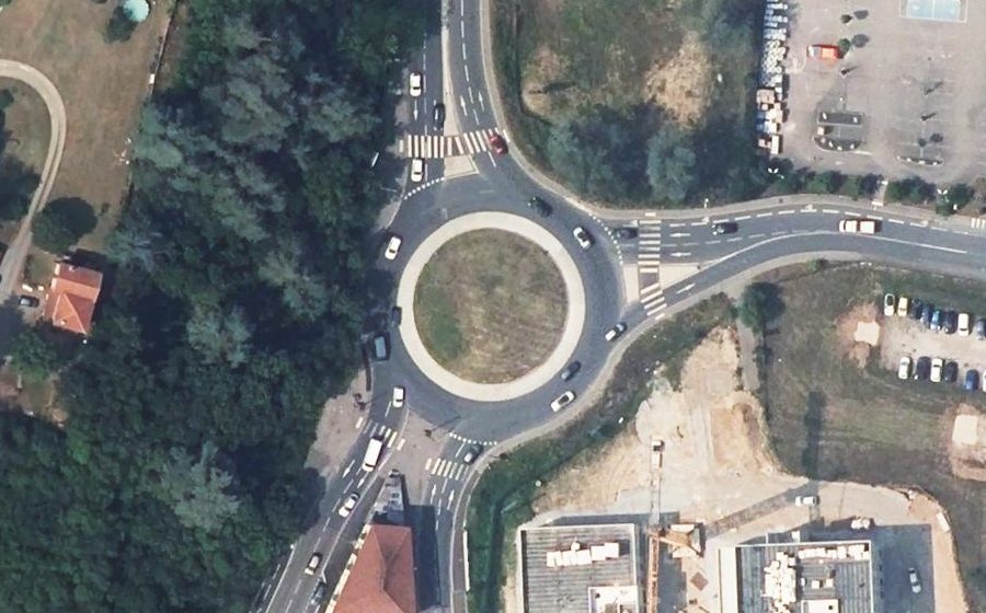 Vue aérienne du Rond-point anonyme n°117738248