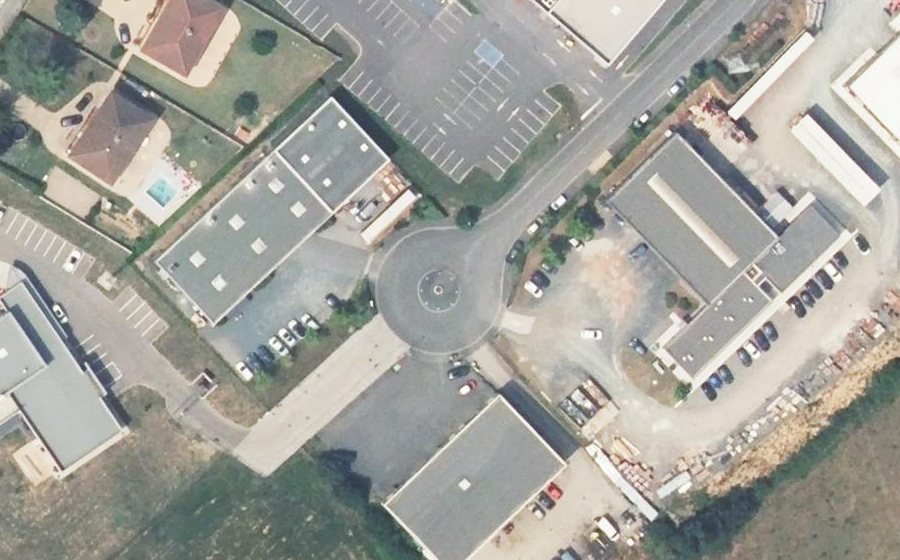 Vue aérienne du Rond-point anonyme n°117752066