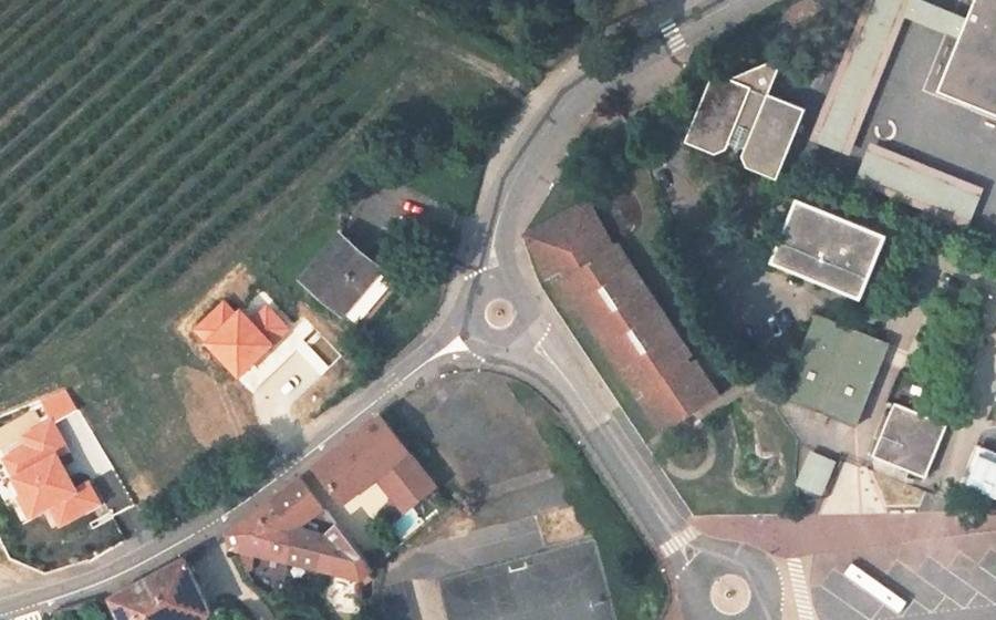 Vue aérienne du Rond-point anonyme n°117752136