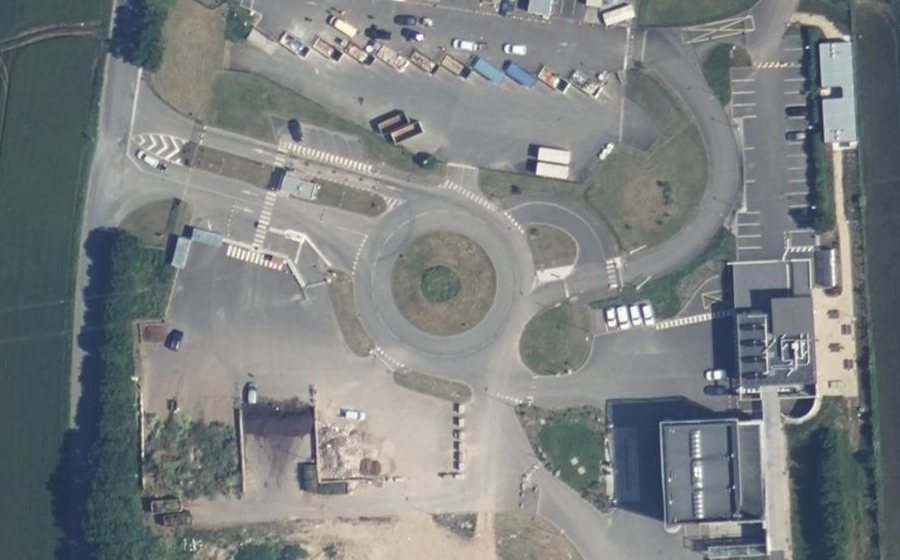 Vue aérienne du Rond-point anonyme n°1177650677
